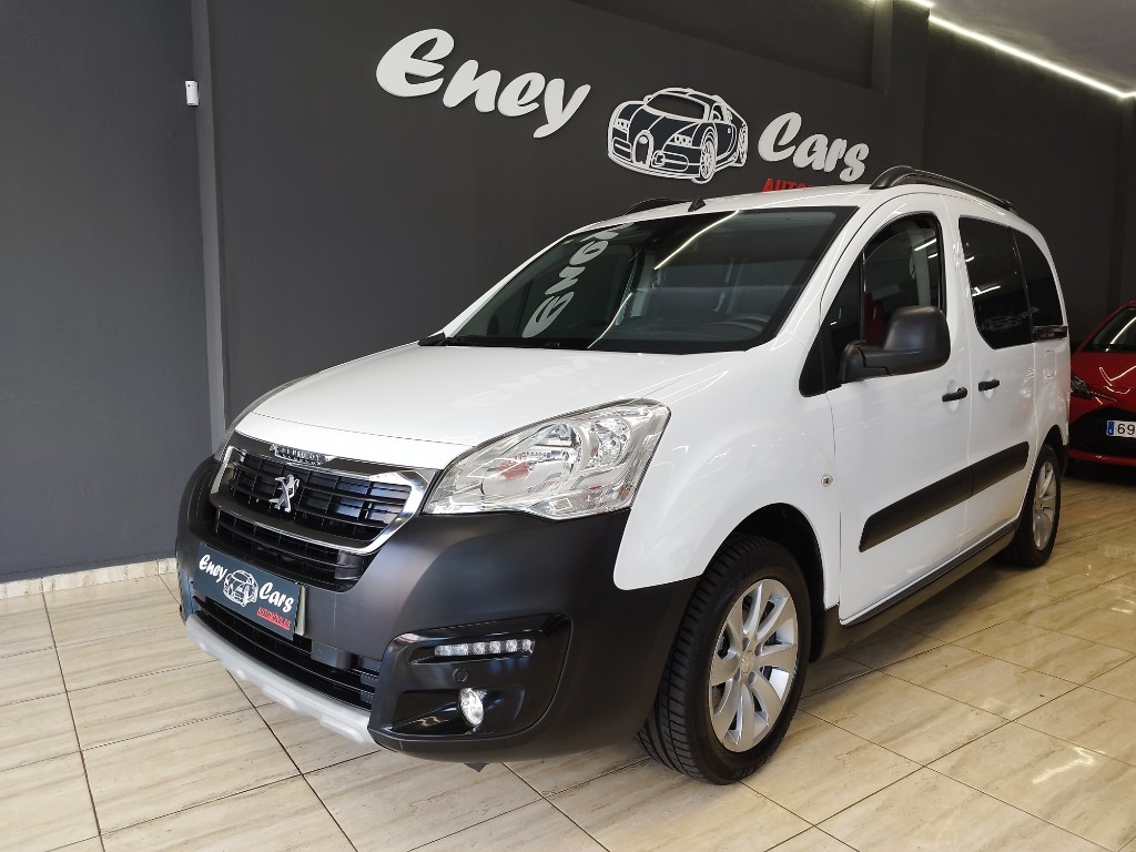 -- Peugeot Partner Outdoor 1.2T 110cv -- Desde 186€ al mes